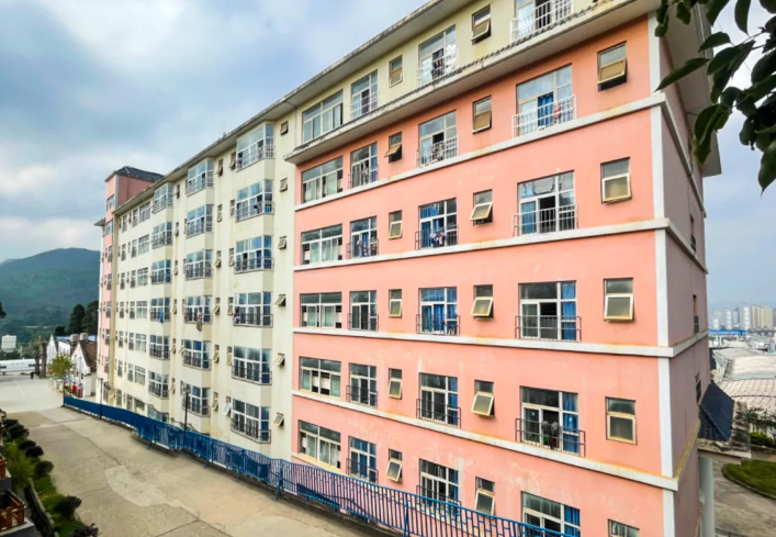 昆明滇越技工学校 (7).png