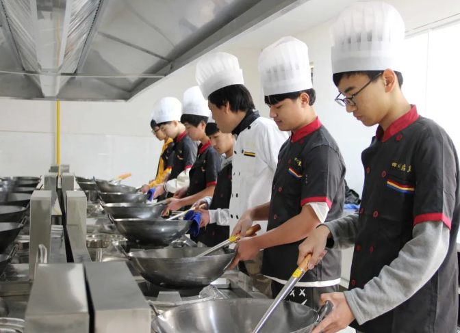 昆明滇越技工学校 (16).png