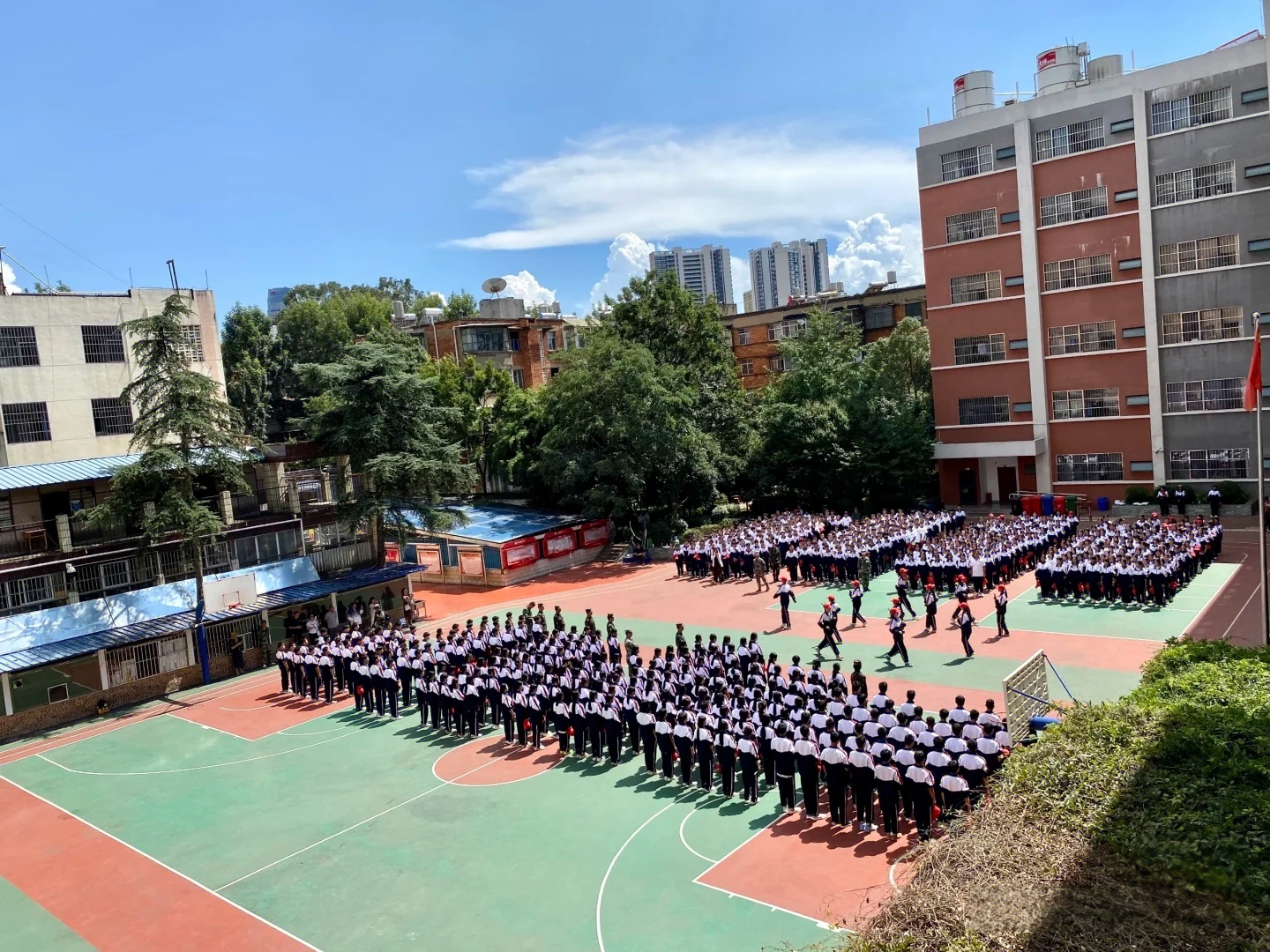 昆明市旅游职业中学 (10).jpg
