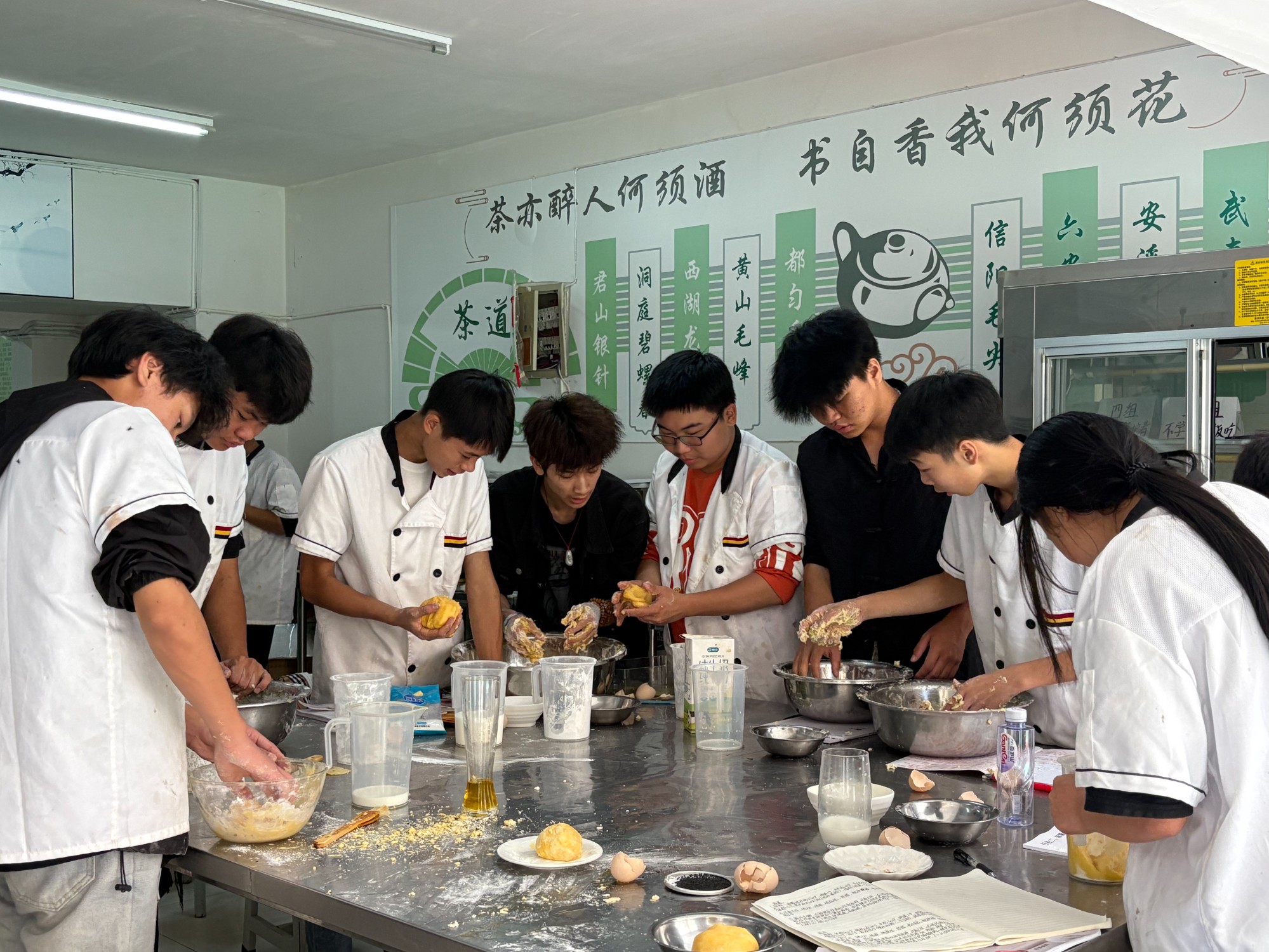 昆明华航技工学校 (7).jpg